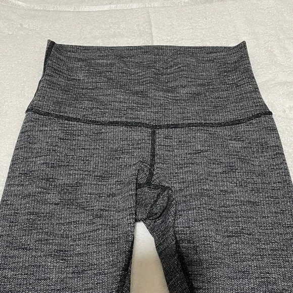Lululemon Marbled Gray Leggings Size 6. - Picture 2 of 6